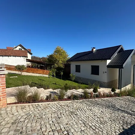 Vikendica Dedovina Negrisori 펜션